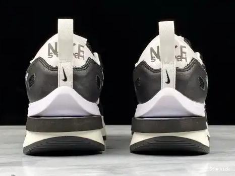CV1363-001 Black sacai White Vaporwaffle Nike 0623